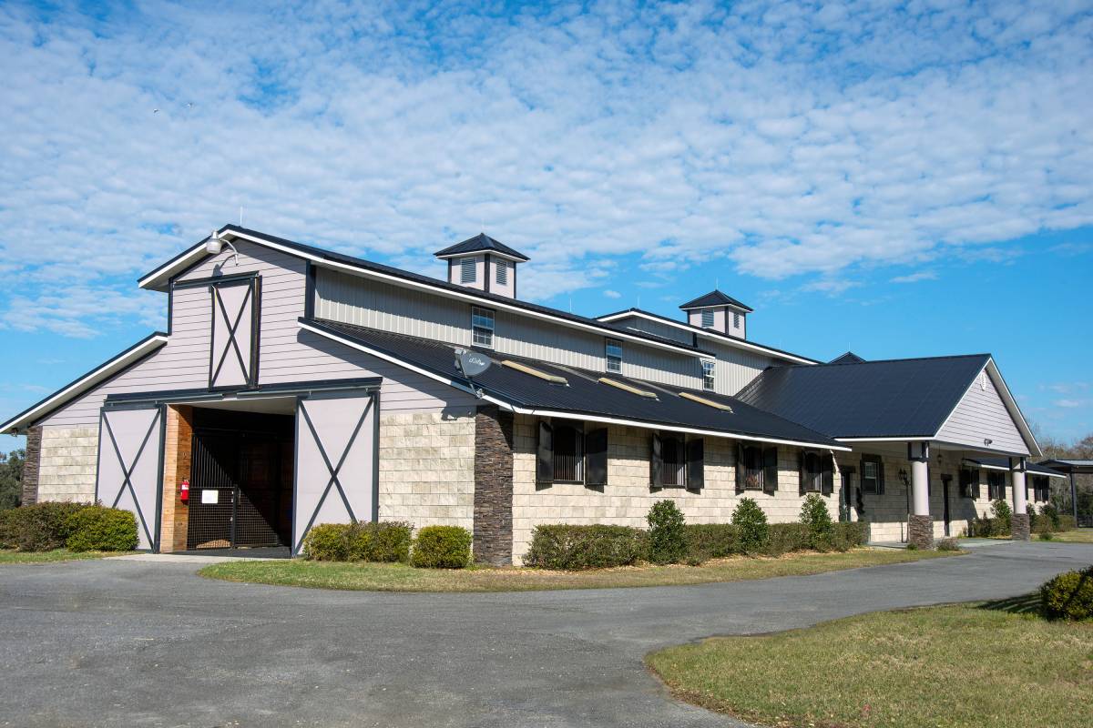 Barn at Kentucky Equine Research Performance Center