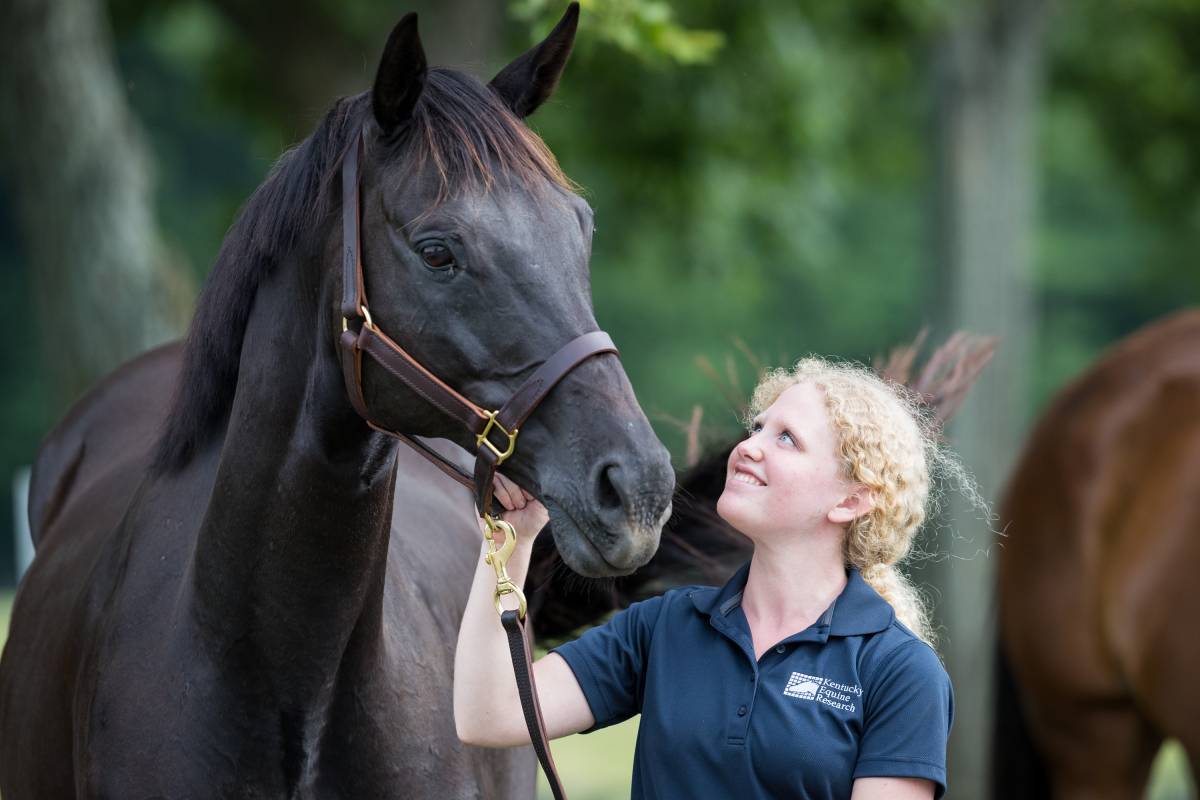 KER Research Horse Lute with Intern